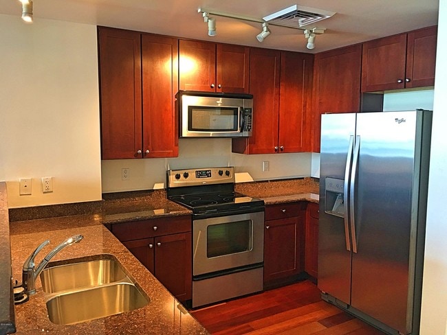 Photo - 310 S 4th St Unidad 702