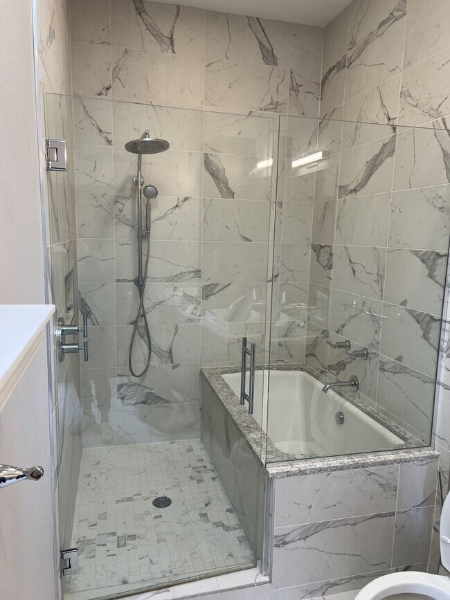 Photo - Gorgeous 2 Bedroom Penthouse