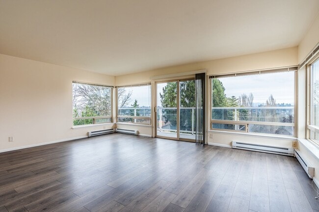 Photo - Fairway Apartments