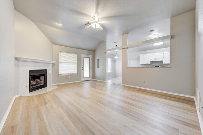 Photo - 1904 Pendleton Dr