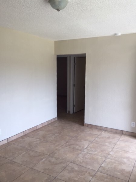 2139 W Glenrosa Ave Unit 2