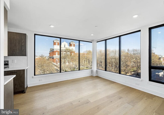 Photo - 1800 W Girard Ave