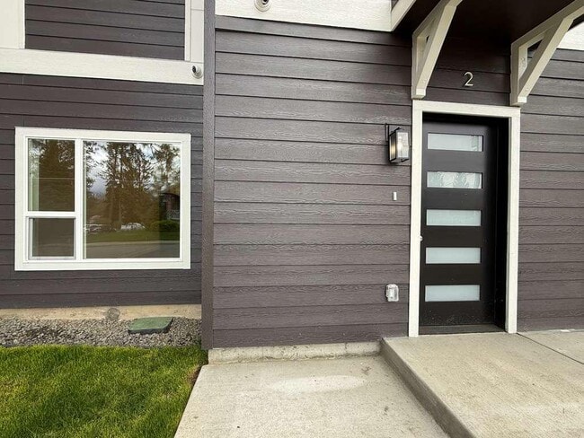 Photo - 3925 E 32nd Ave Unidad 2