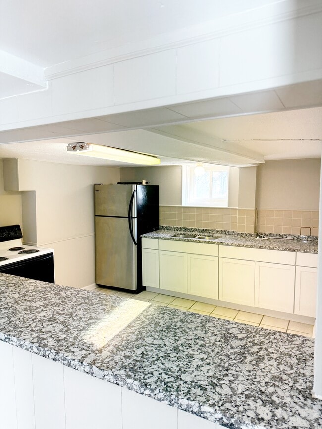 Photo - 227 N California St Unidad Studio