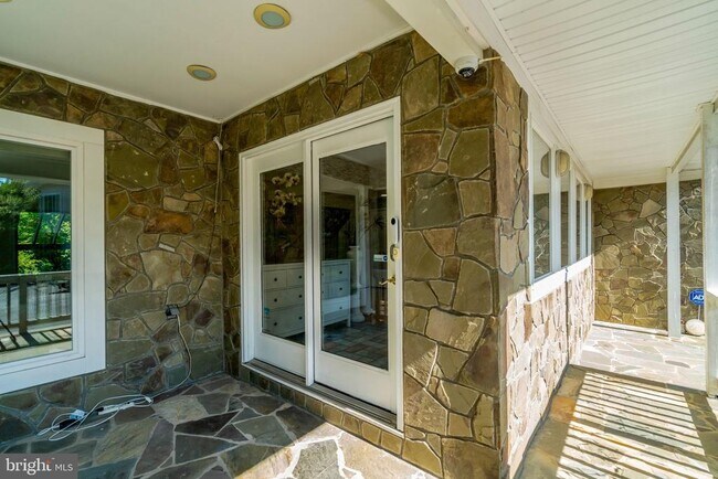 Photo - 3714 Hummer Rd