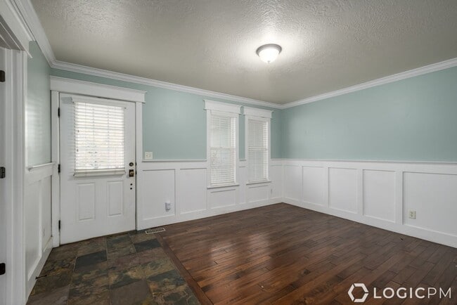 Photo - 376 W Concord Pl