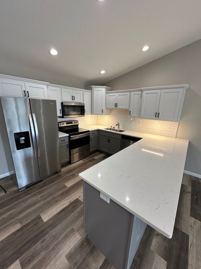 Photo - 1081-MF3-E Unit A