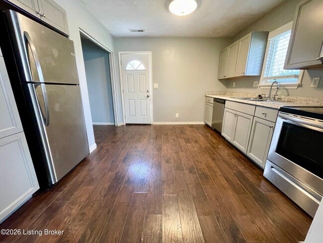 Photo - 821 Commerce St