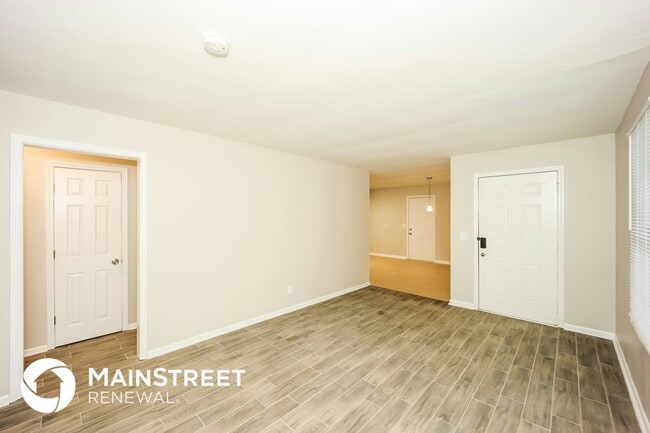 Photo - 6067 Park Dr