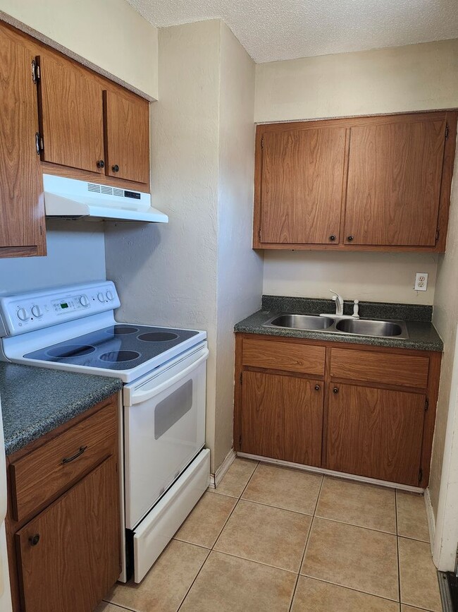 Photo - 3365 Normandy Dr