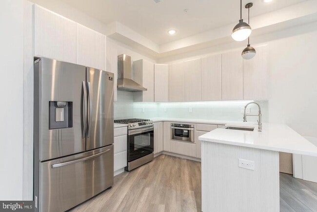 Photo - 90-94 E Laurel St Unit A