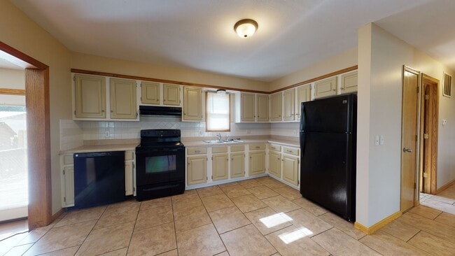 Photo - 3 Bedroom, 1.5 Bathroom House