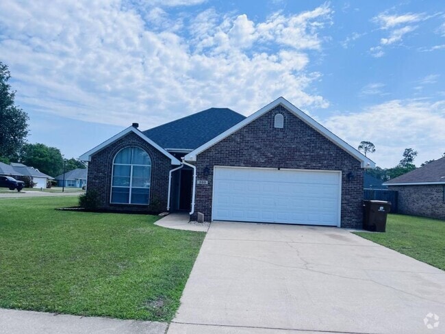 Building Photo - 320 Pinecrest Blvd Rental