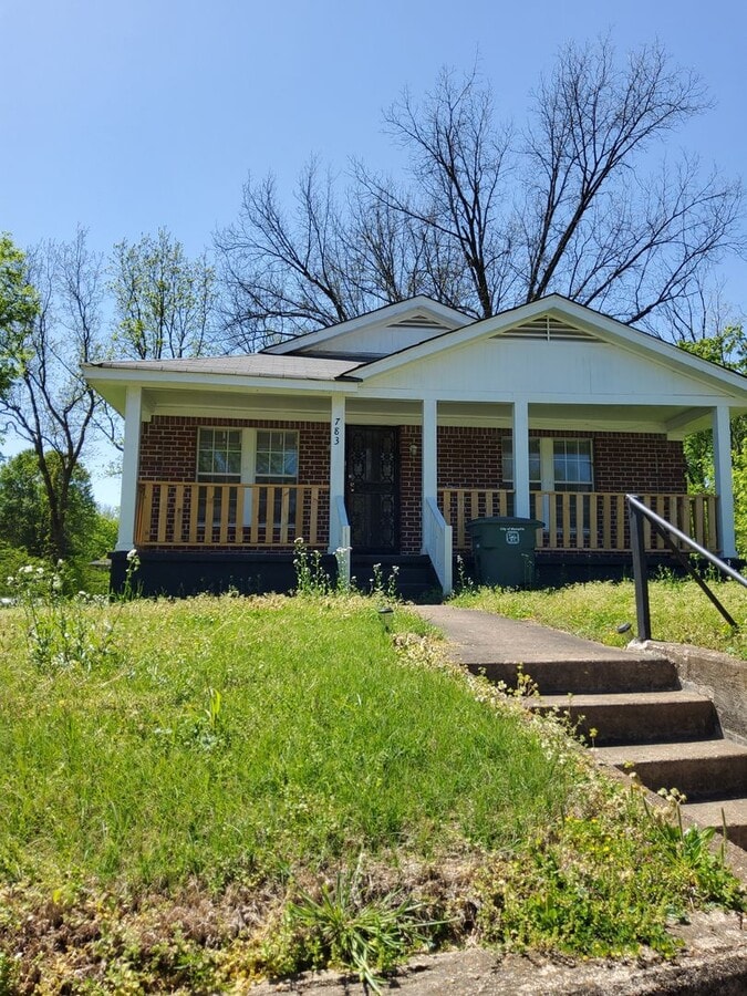 Welcome to this charming 3-bedroom, 1-bath... - Welcome to this charming 3-bedroom, 1-bath... House