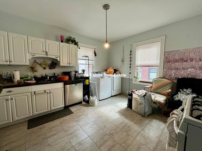 Building Photo - 67 Roseclair St Unit 2 Rental