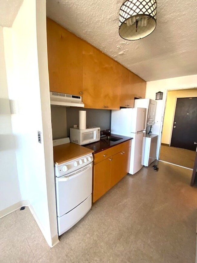 Studio unit with parking in Honolulu - Studio unit with parking in Honolulu Condo Unit 1007