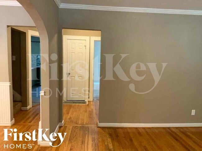 Photo - 600 Larkin Ave