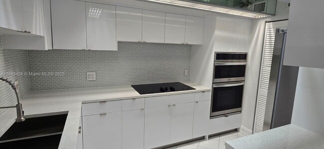 Photo - 2843 S Bayshore Dr Unidad 3A