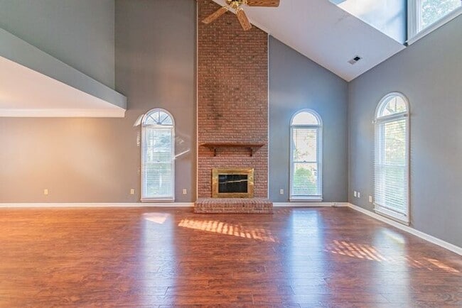 Photo - Beautiful 4-bedroom 2.5 bath home in desirable Brownes Ferry subdivision