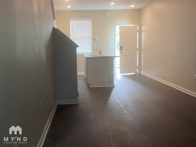Photo - 216 Stonegate Ave
