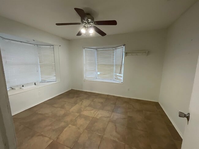Photo - 915 Rutledge Dr