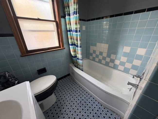 Photo - 16914 Maple Heights Blvd