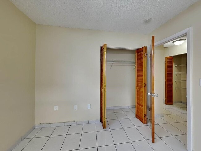Photo - 2522 W 72nd St