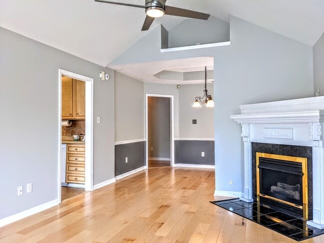 Photo - 2045 Shoreline Dr