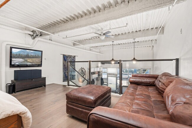 Photo - 272 E 4th Ave Unité SI ID1403567P