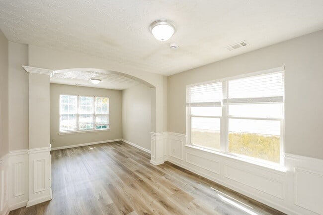 Photo - 9422 Lakeview Rd