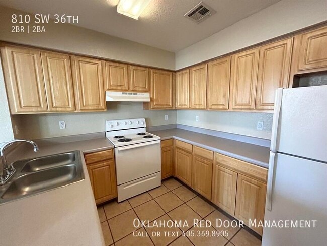 Photo - 810 SW 36th St