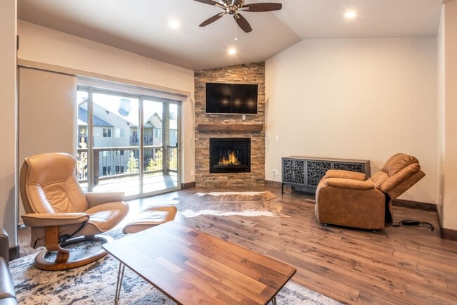 Photo - Modern Townhome in Black Rock Ridge