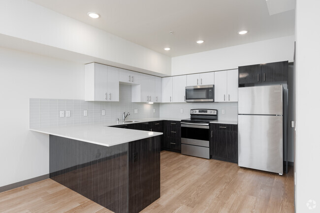 2BD, 2BA - 1,130SF - Sixth & Alder Apartments