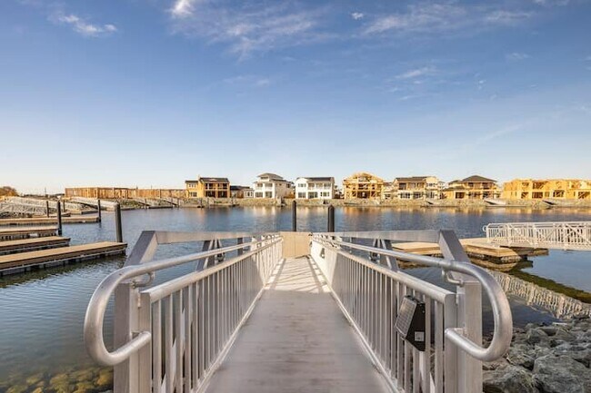 Photo - 407 Halcyon Pl