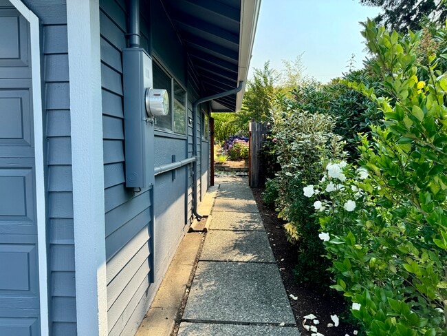 Photo - 29834 11th Ave SW Unit B