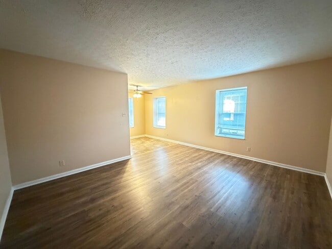 Photo - 4401 Landside Dr Unit 4401 Landside Dr - 6