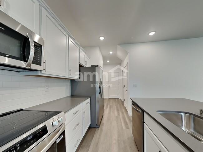 Photo - 5125 Turnstone St SE