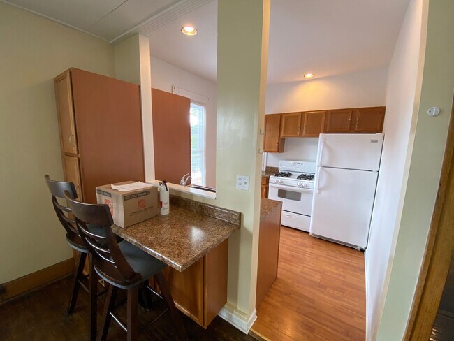 Photo - 66-68-68 E Woodruff Ave Unit 68