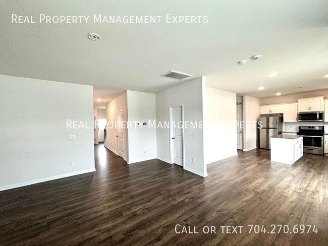 4025 Lampasas Ln