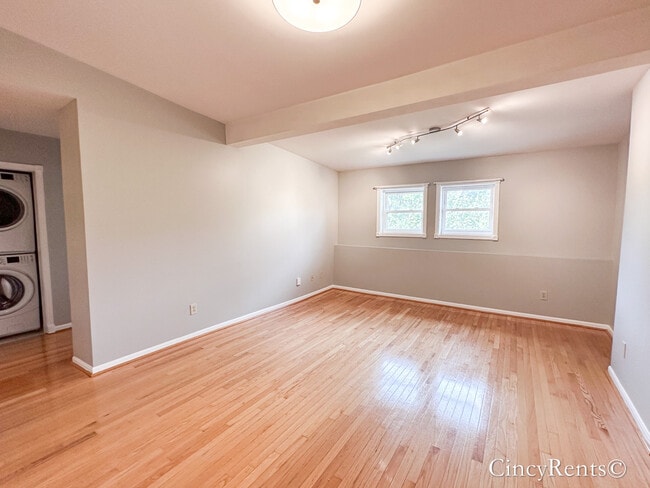 Photo - 2126 Fulton Ave Unidad 6