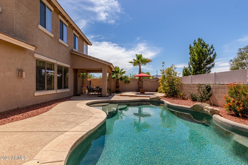 18096 W Paradise Ln