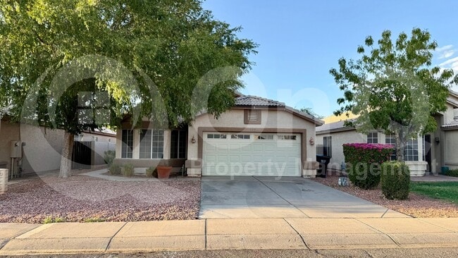Building Photo - 142 W Smoke Tree Rd Rental