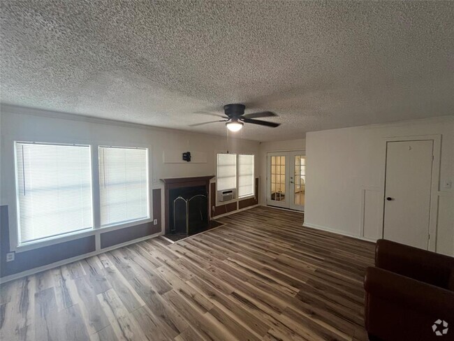 Building Photo - 7021 Bayway Dr Unit B Rental