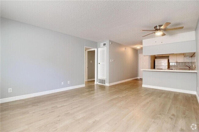 Building Photo - 2122 Hancock Dr Unit 105 Rental