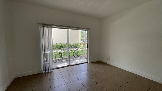 Photo - 661 Cypress Lake Blvd