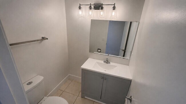 Photo - 2200 NE 33rd Ave Unit 17C