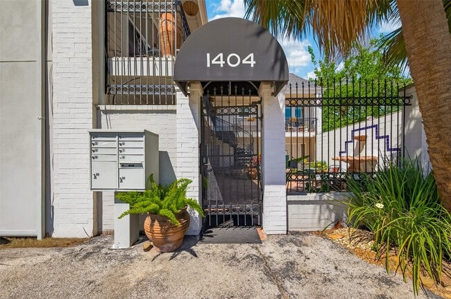 Photo - 1404 Welch St Unit 8