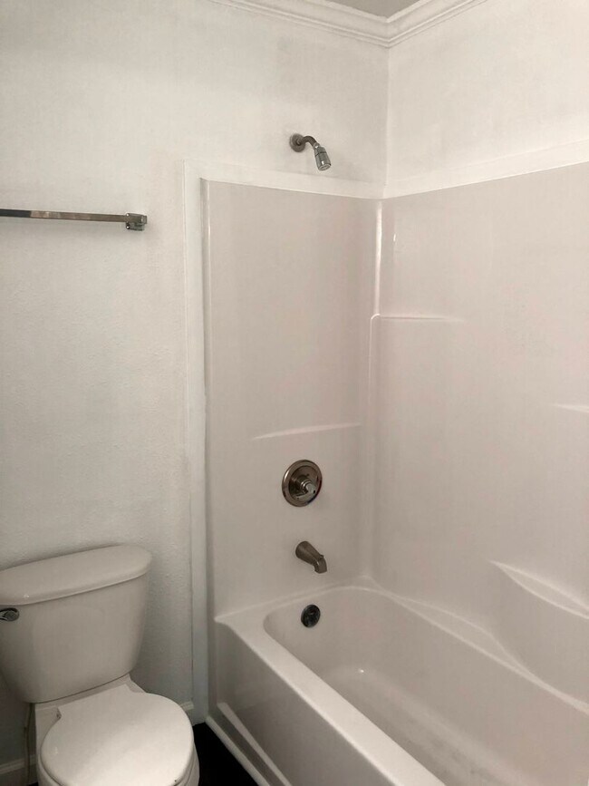 Photo - Room For Rent Unit 168 Varsity Rm B
