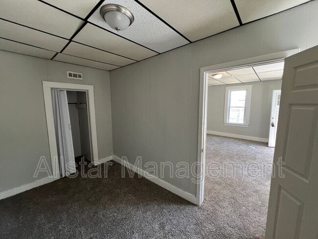 Photo - 5915 Cable Ave