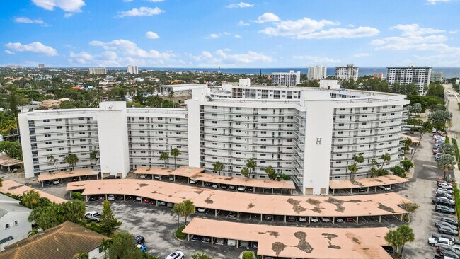 Photo - 2731 NE 14th Street Causeway Unit 919